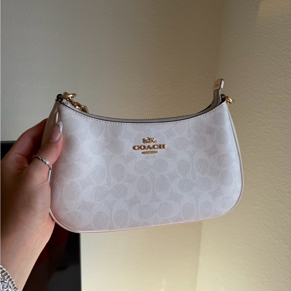 Coach Ivory Shoulder Bag with Gold Accents - Picture 4 of 5